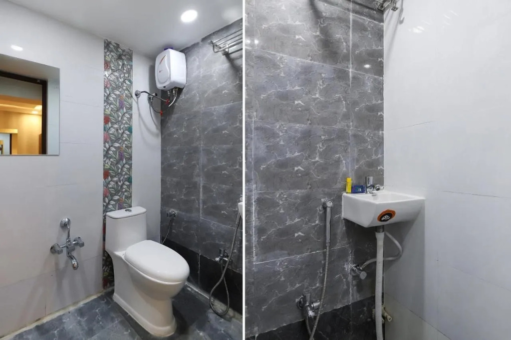 OYO 75323 Hotel Shree Nivas