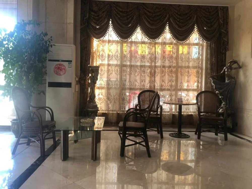 Yi Jiangnan Holiday Hotel