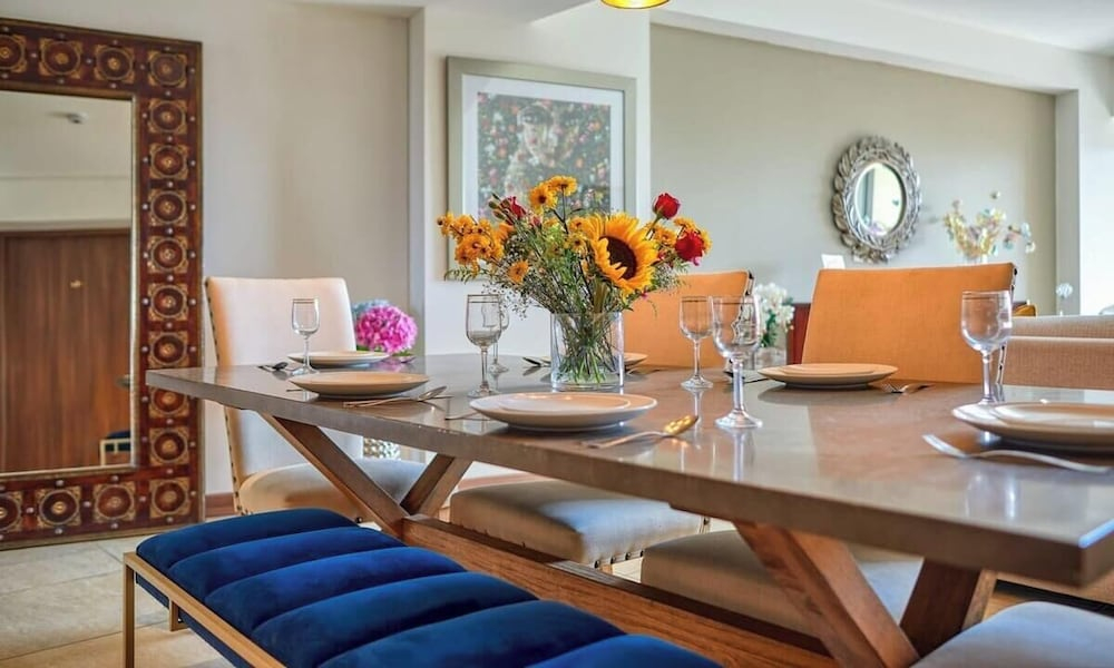Luxury 2BR Condo in Marina - Pool - Zen Rooftop
