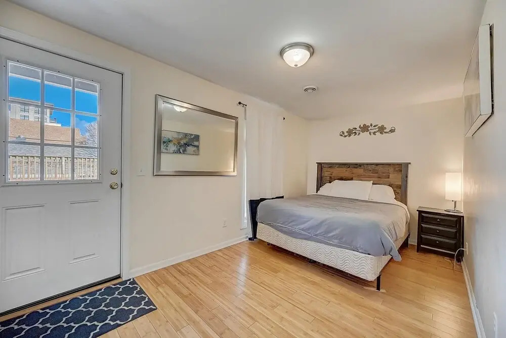 FRONTDESK 1600 N Jackson St Apts Lower East Side Milwaukee