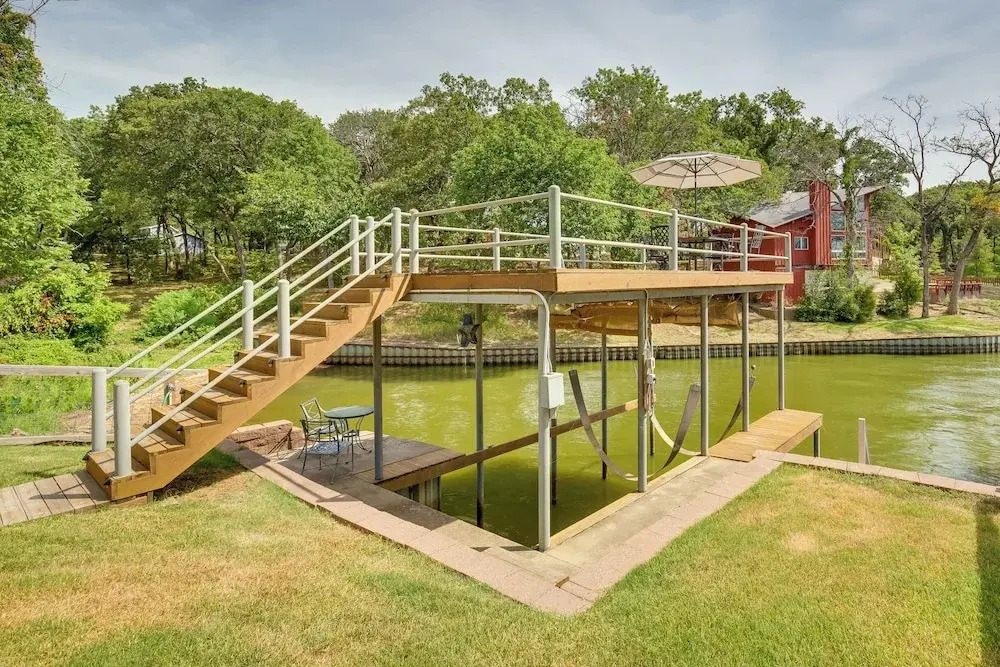 Fish & Kayak: Tranquil Cedar Creek Home!