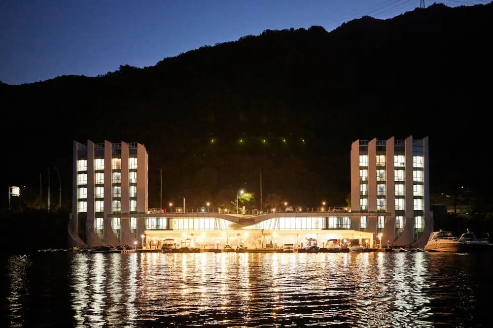 Crest72 Hotel