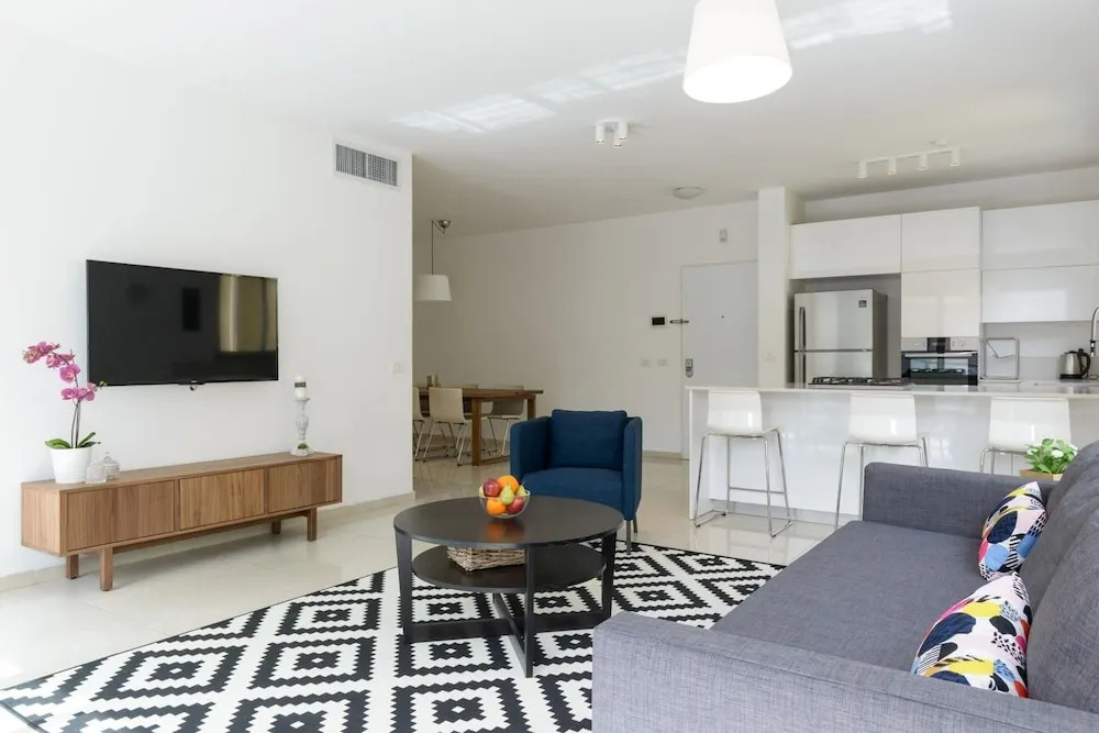 Amazing 3 BDR 2 Baths, Balcony and Parking