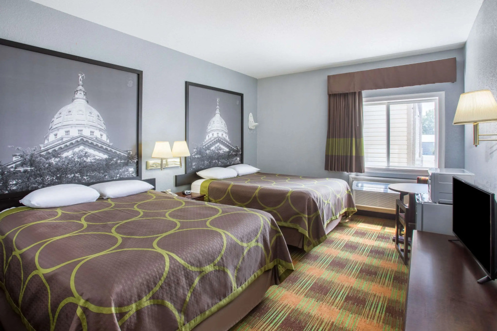 Super 8 by Wyndham Sweet Springs