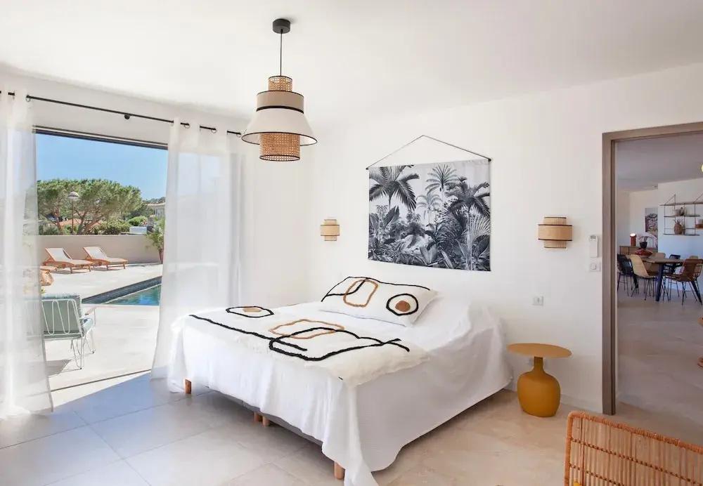 Superb Villa With Pool and sea View