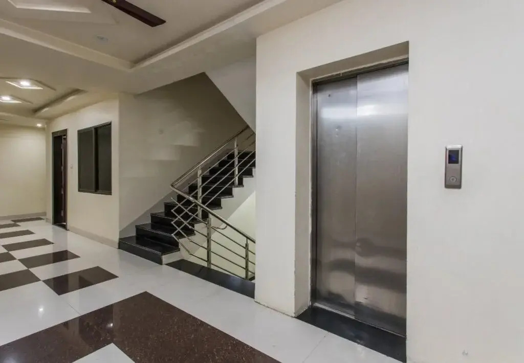 OYO 4164 Hotel Shivam Elite