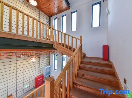 There is a worry-free inn by the sea (Erhai store)