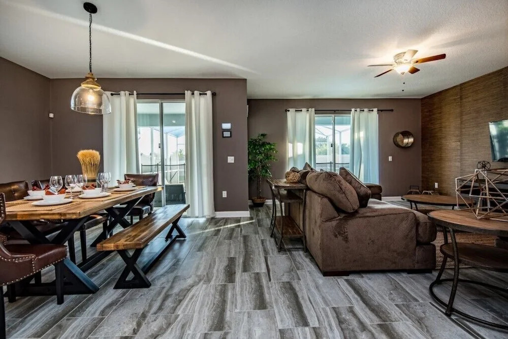6-Bedroom Villa in Davenport 1626MVD
