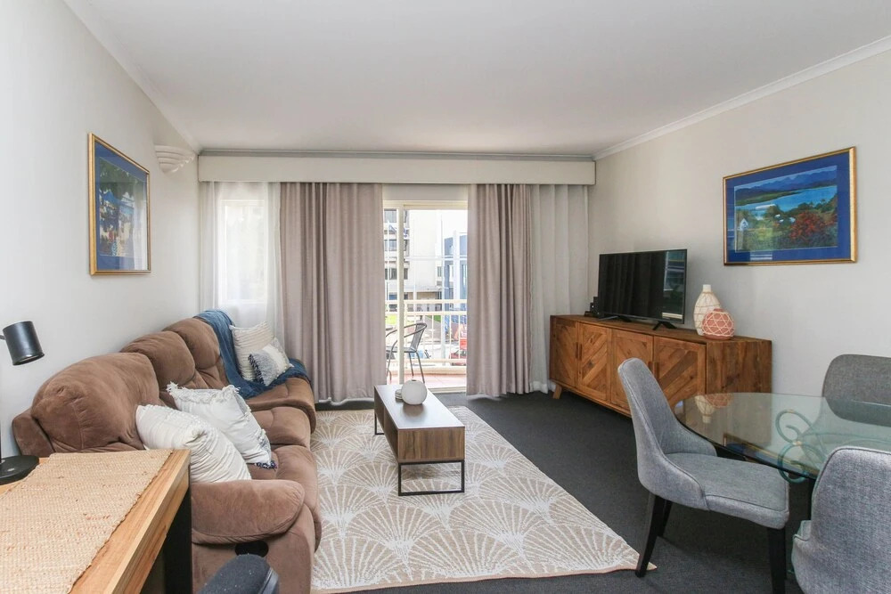 Inner City One Bedroom Apartment 13