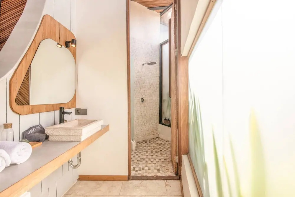BAZ Villa 14 Studio 4 L 1BR Loft Art Deco Shared Pool 700m to Echo Beach