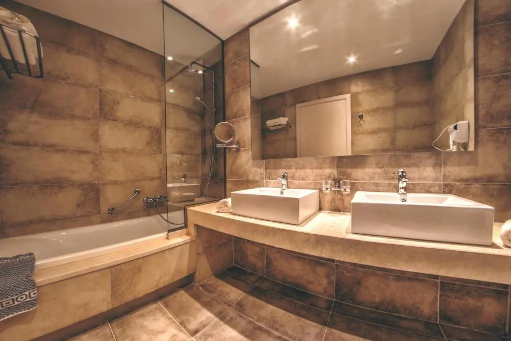 Delfinia Hotel