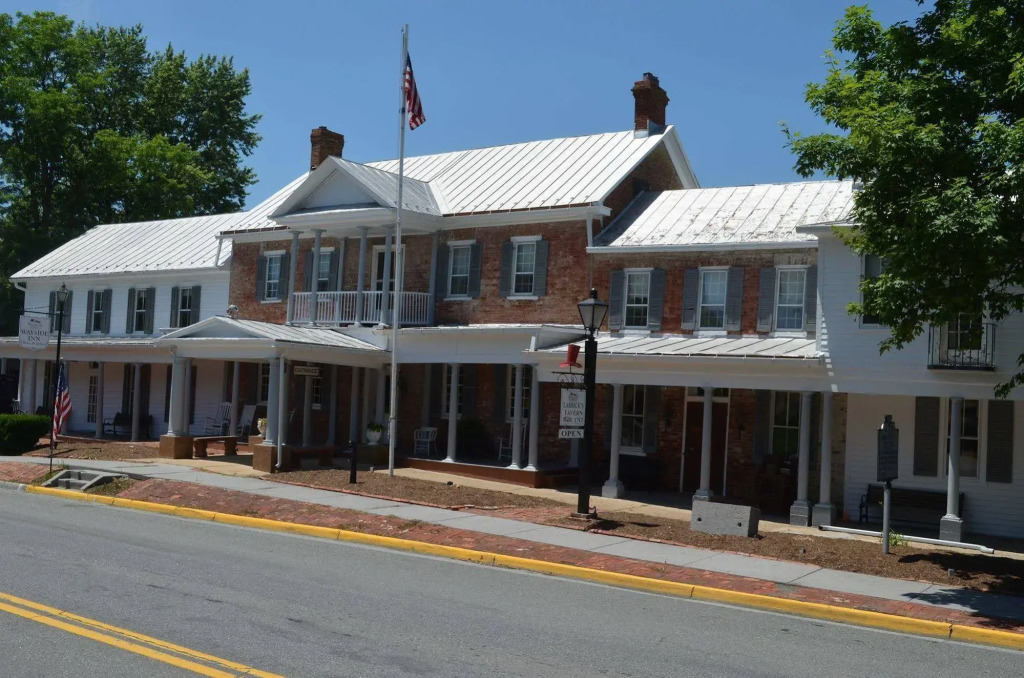 Wayside Inn