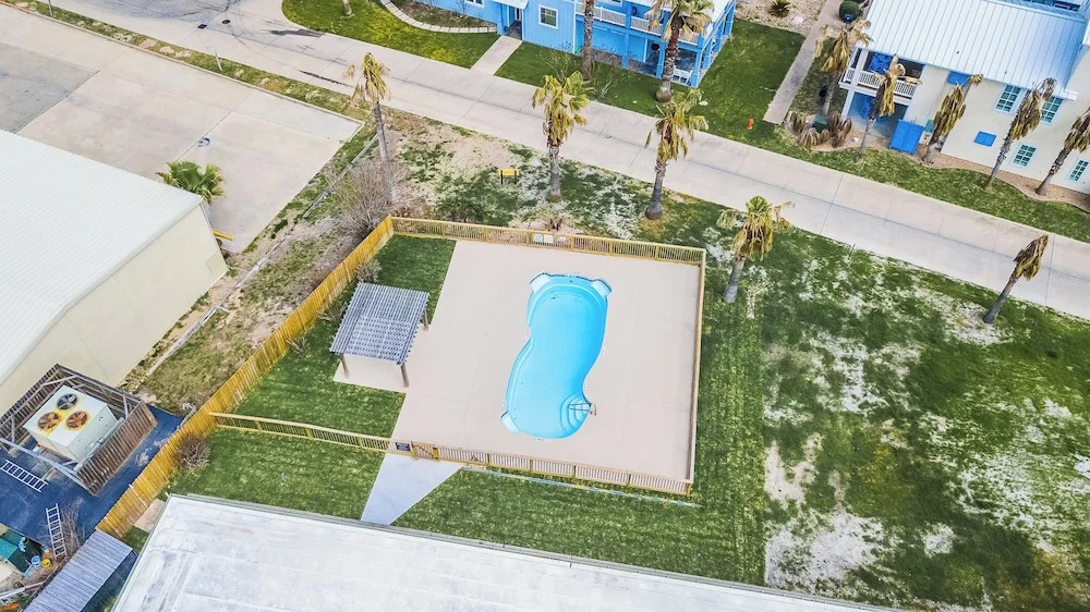 Sunrise Villas 207 - BOARDWALK TO THE BEACH