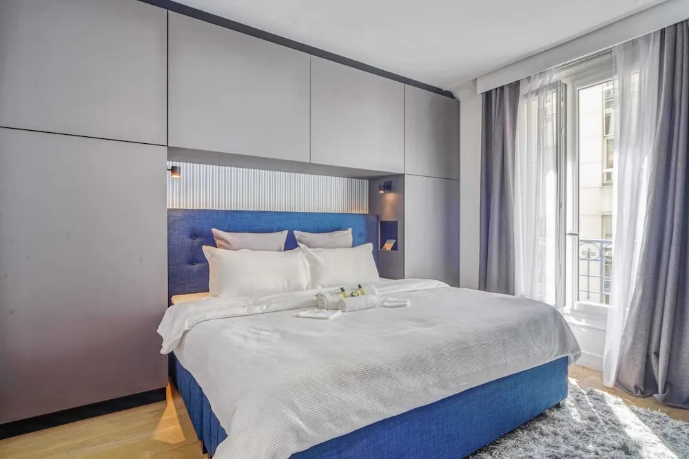 Luxe Apartment Near Père Lachaise Cemetery