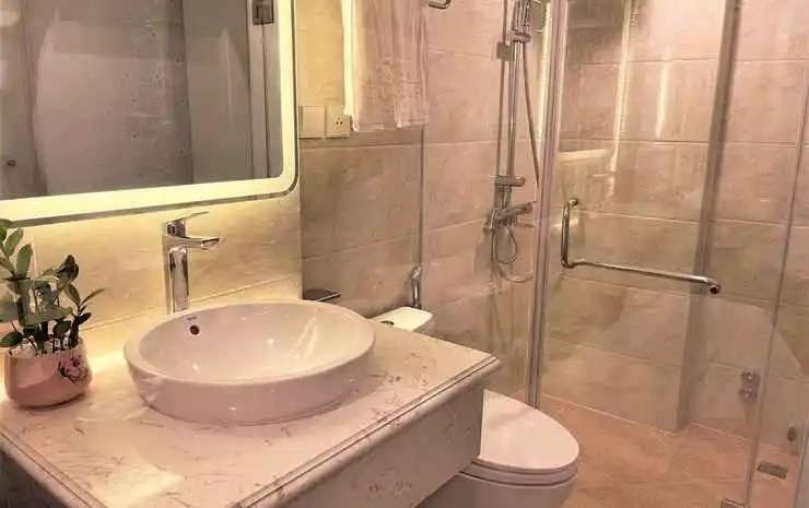 DE LA SOIE Hotel & Travel