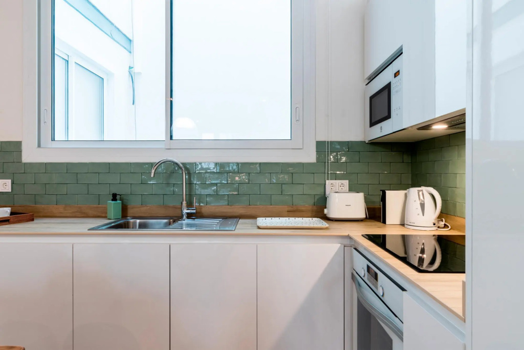 Magnificent 4 Bedroom Apartment in Cadiz Center San Antonio V