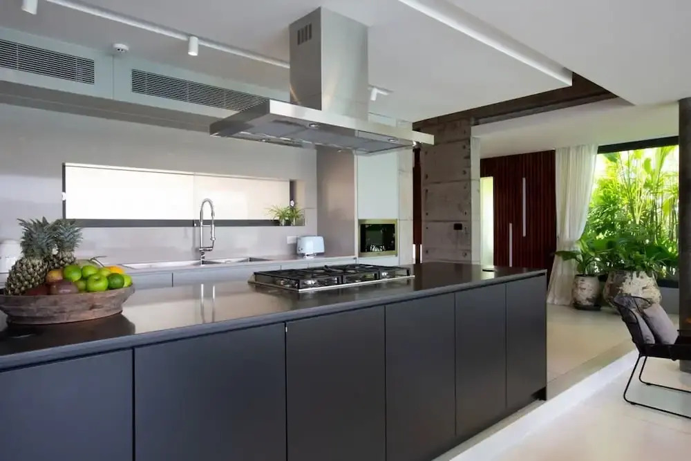Muscat 3-bedroom Villa With Beach Access