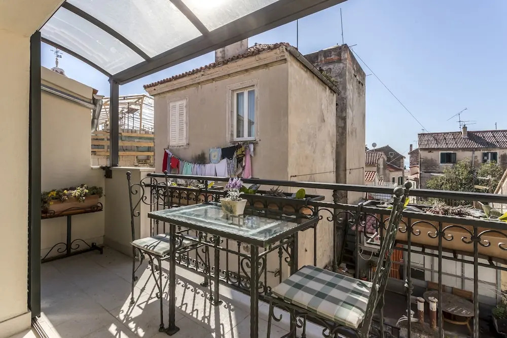 Apartments and Rooms Villa Erede
