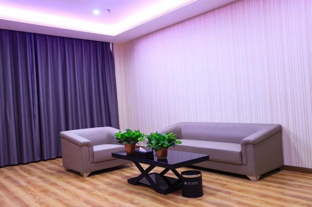 Chonpines Hotels·Zhengzhou Mazhai Industrial Park