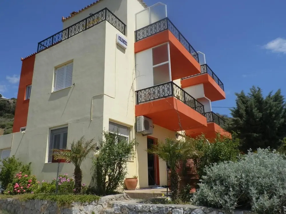 Calma Apartments & Studios