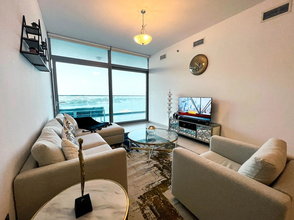 SuperHost - Peaceful 1BR Apt With Balcony in Front of the Sea