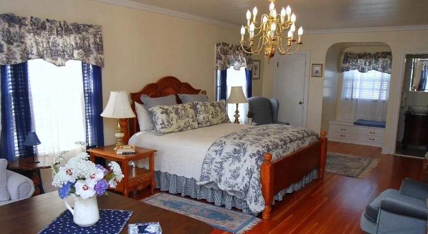 R. R. Thompson House Bed & Breakfast