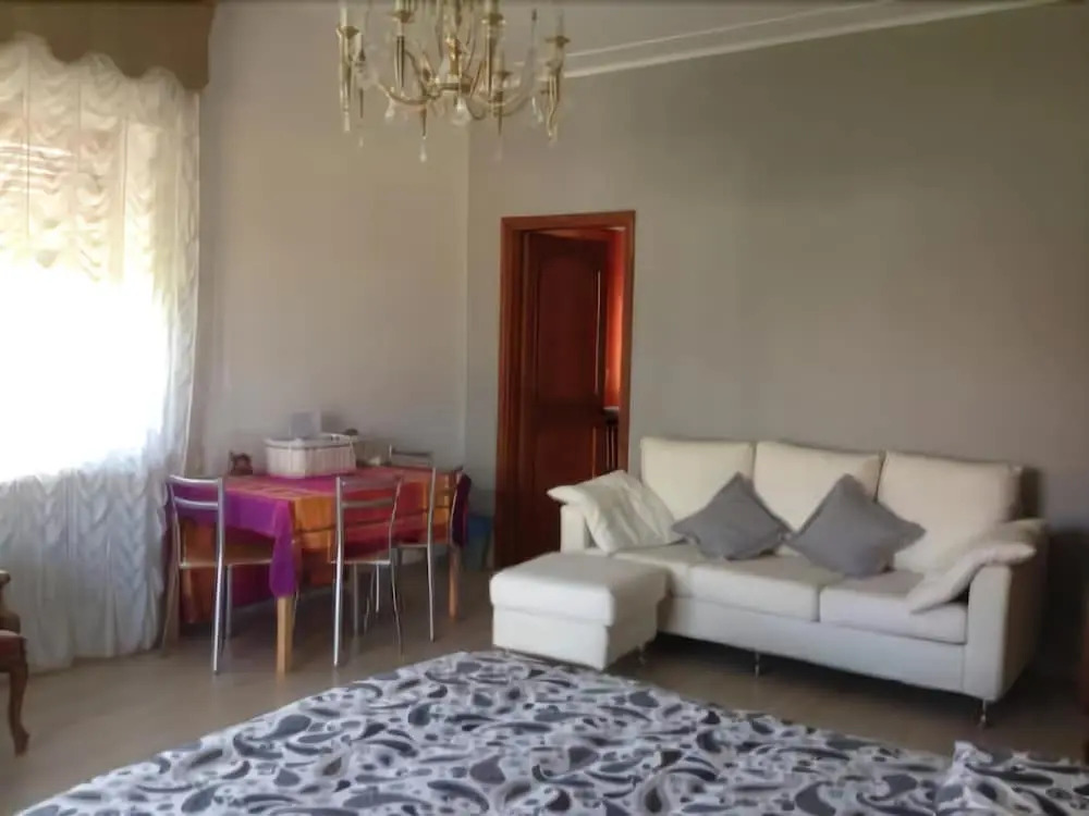 Bella Vita Guesthouse -parcheggio privato interno