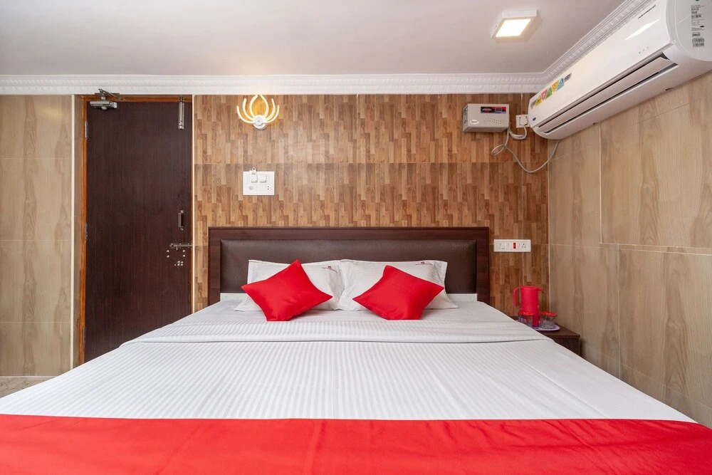OYO 13006 Arumbakkam Inn