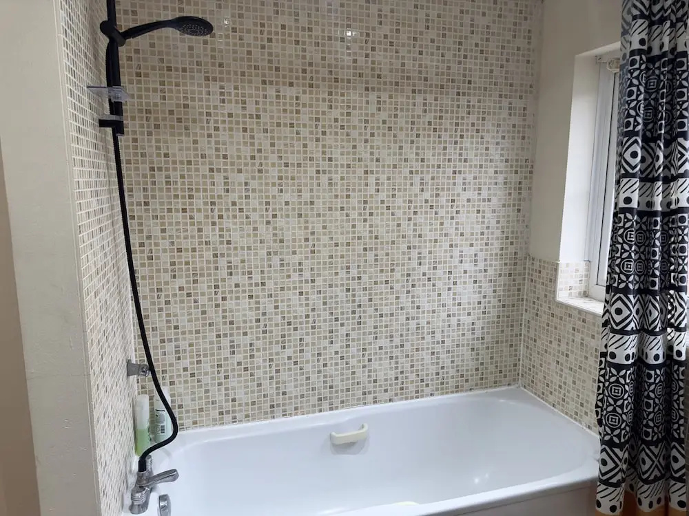 Lovely 2 Bedroom Family Holiday Home in London