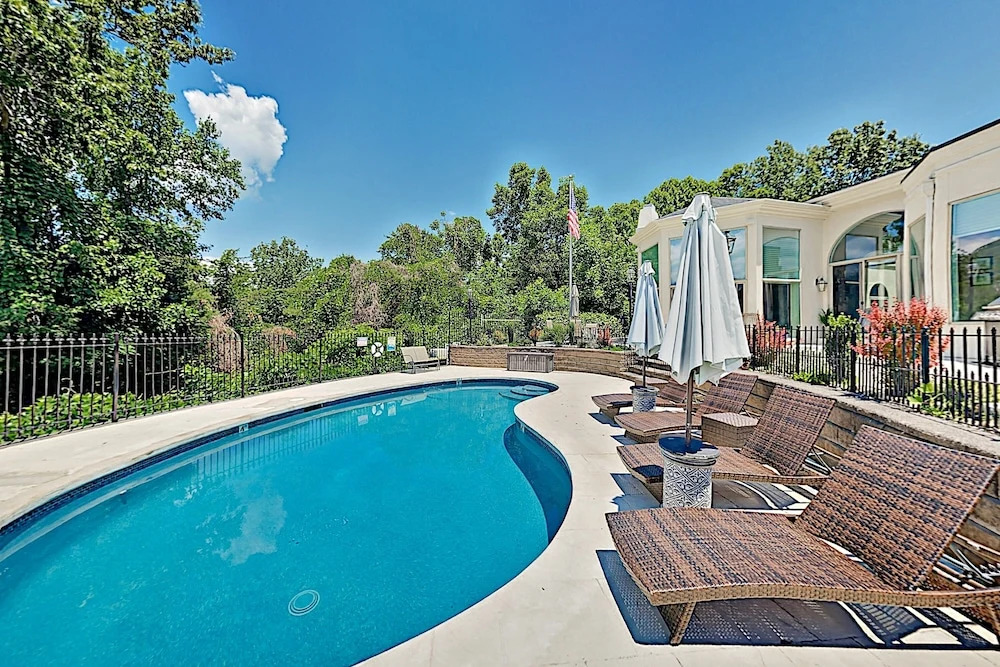 Panoramic Pool Paradise W/ Lake Lure View & Pool 4 Bedroom Home