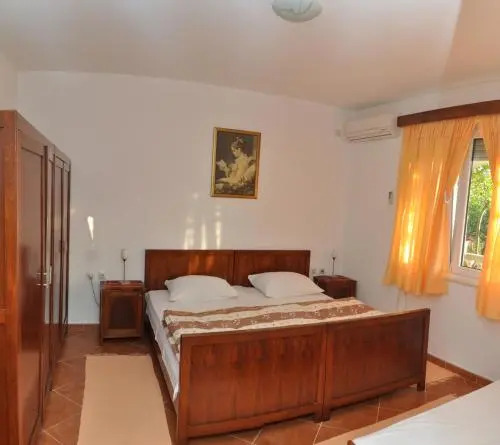 Apartments Miana