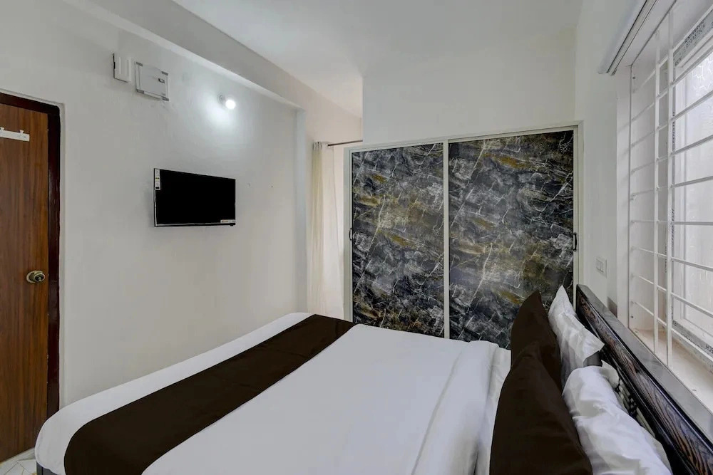 Deluxegn Luxury Suits