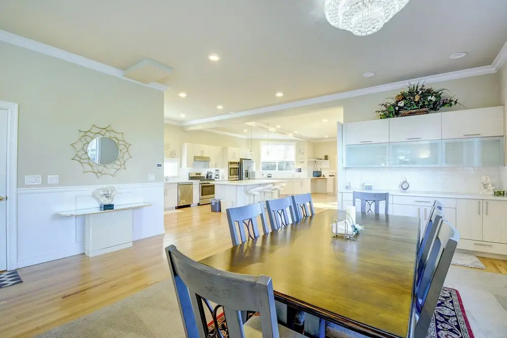 Luxe Federal Way Rental - Walk to the Water