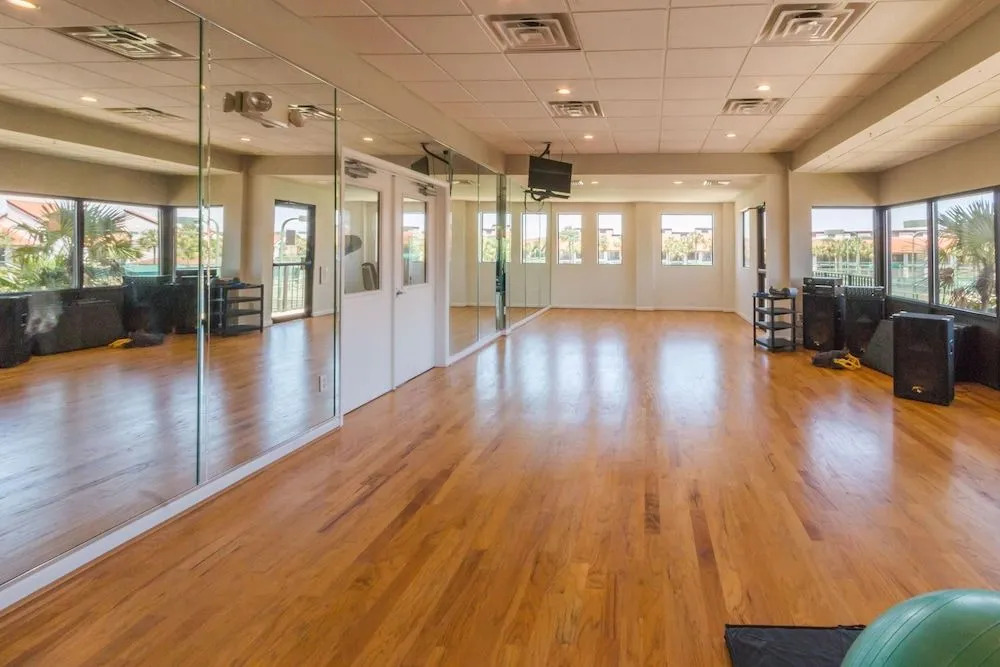 Edgewater by Book That Condo