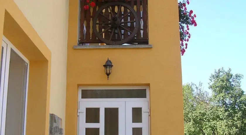 Gyöngyvirág Vendégház