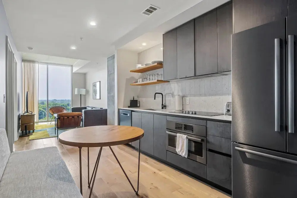 Rainey St Condo | Heated Pool | Gym | Bar | DT ATX