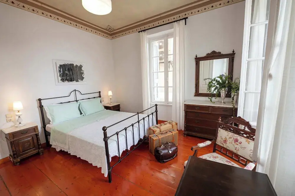 Akanthos Poros Chic Seaside Retreat Built in 1904