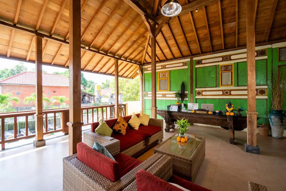 Tapa Bale Gede Nusa Lembongan