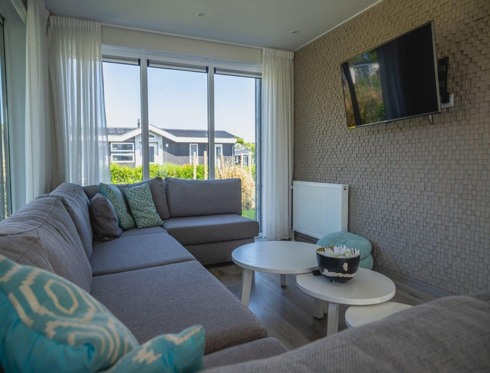 Modern, Spacious, Detached Holiday Home, Near Alkmaar