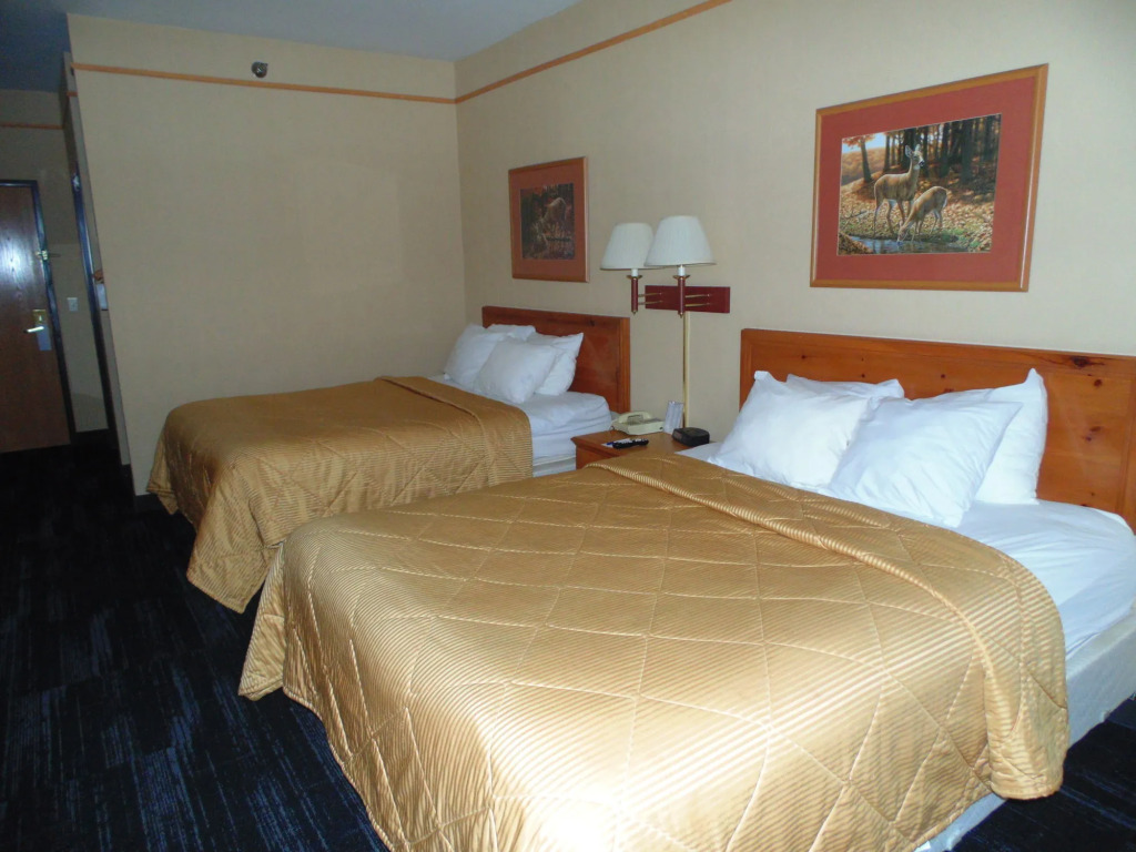 American Inn and Suites Houghton Lake