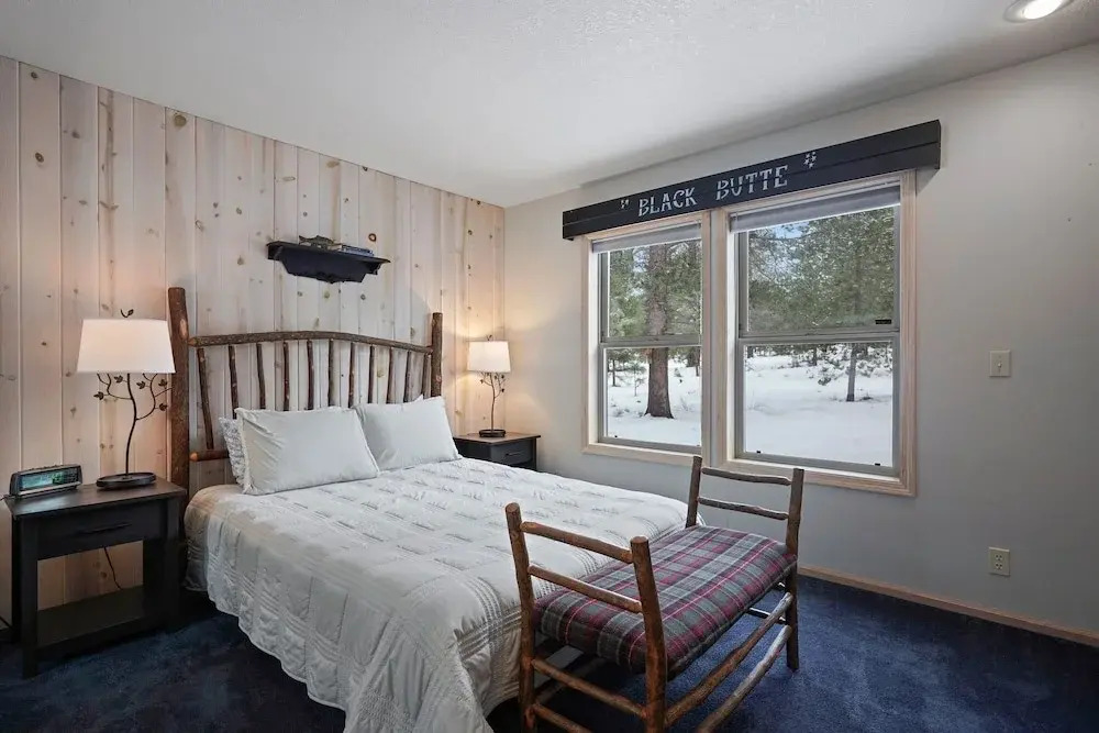 Beautifully Updated 6 Todd Home with Hot Tub and Easy Access to SHARC by RedAwning