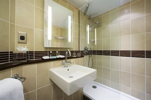 Mercure Farnham Bush Hotel