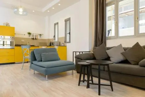 Beachfront 52 by Tlv 2 Rent