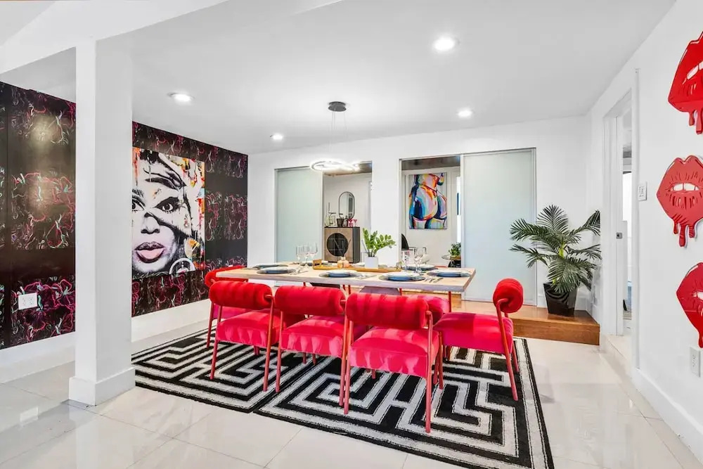 Luxe 5BR 4BA Heated Pool 10 Min to Beach BBQ