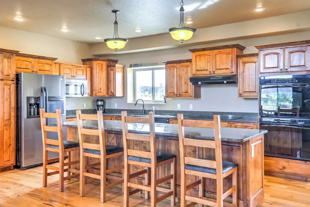 Rustic Bryce Canyon Home w/ Deck on Sevier River!