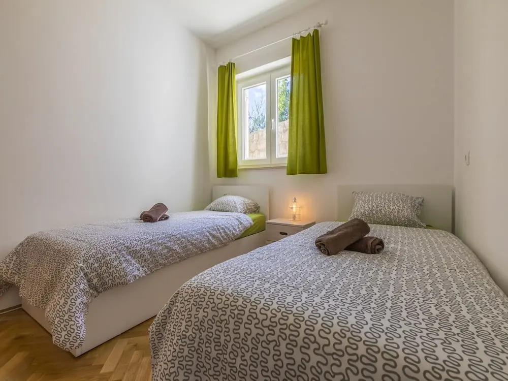 Apartment COLOR GREEN