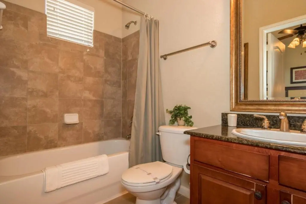 904 Charo Pkwy, Unit 533 4 Bedrooms, 3 Bathrooms