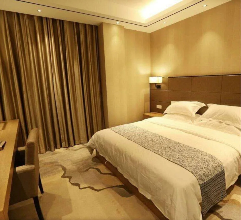 Fourseas Holiday Hotel