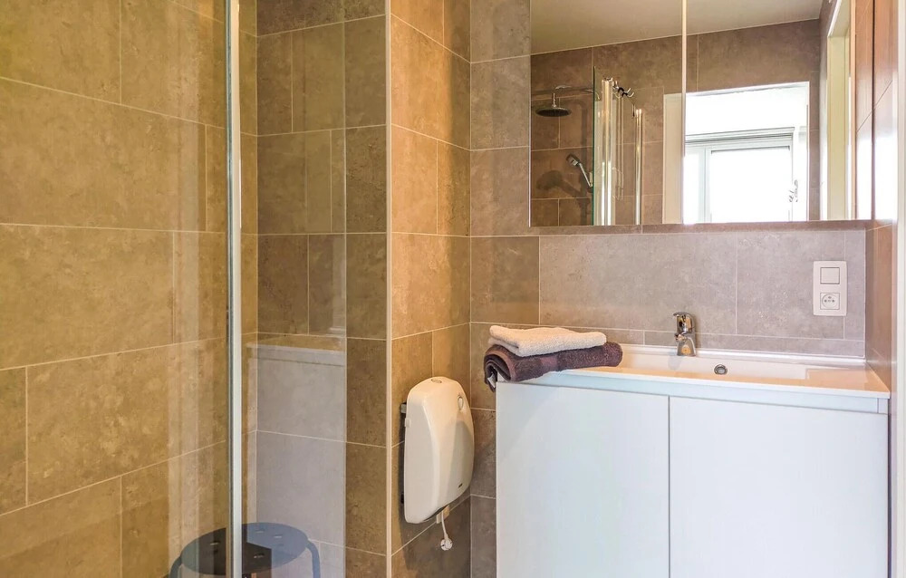 Stunning Apartment in Oostende With Wifi and 2 Bedrooms