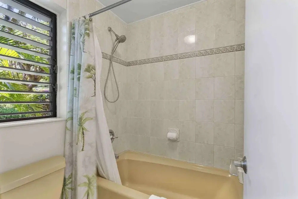 Experience Stunning Ocean Views at Wailea Ekolu 403, Spacious, Wi-fi, Split-ac!